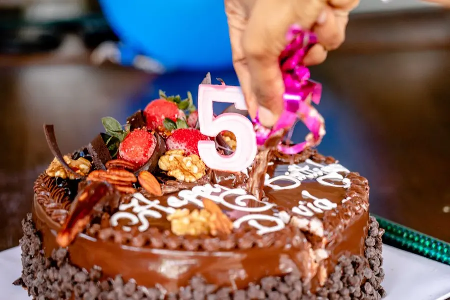 Designer Birthday Cake (1 kg)